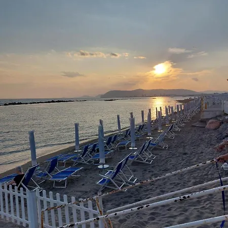 Al Mare Di Liguria E Toscana Marina di Massa